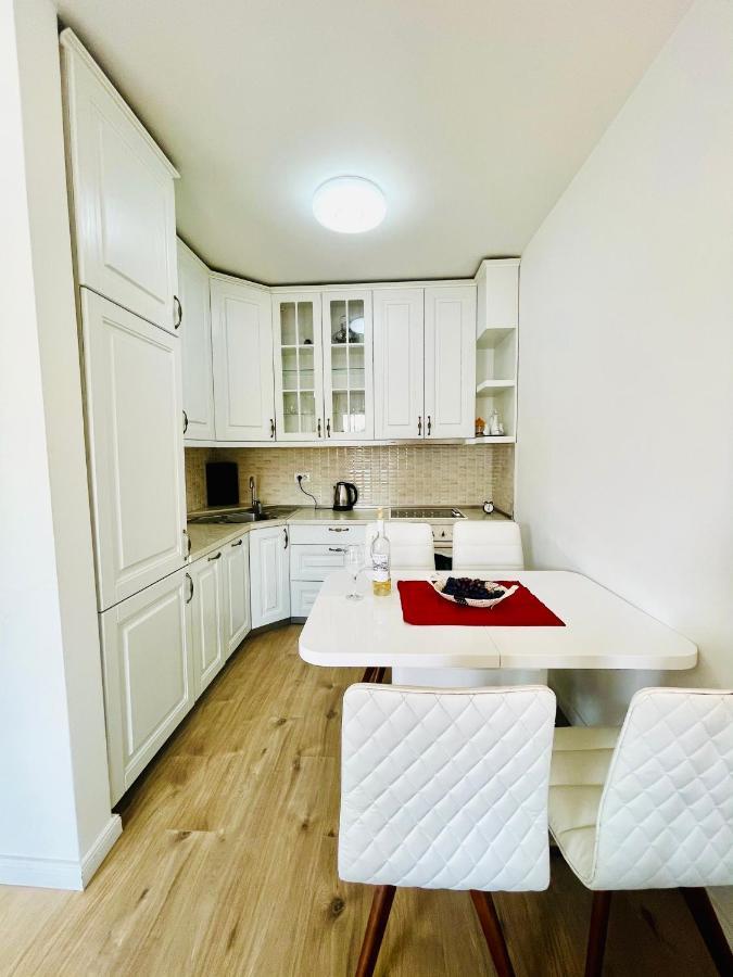 4 Llullat - City Center Apartment Pristina Exteriör bild