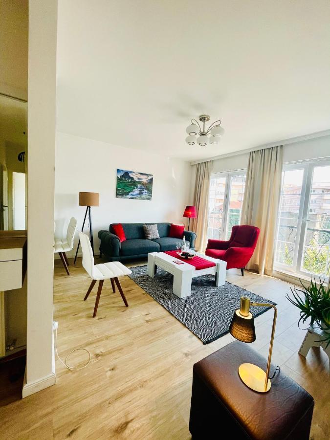 4 Llullat - City Center Apartment Pristina Exteriör bild