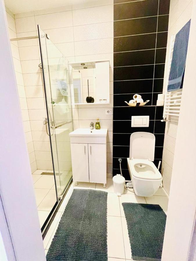 4 Llullat - City Center Apartment Pristina Exteriör bild